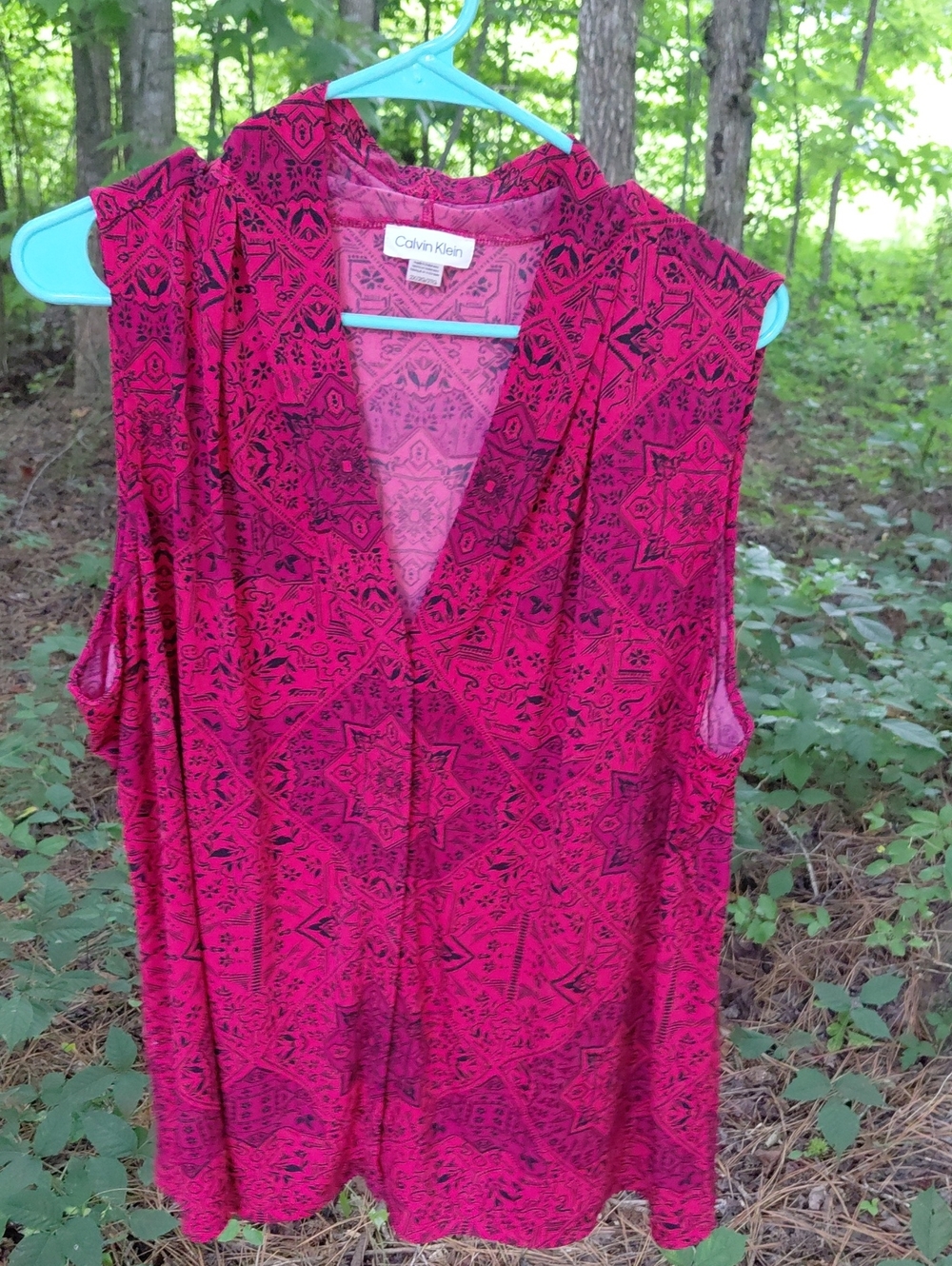 Calvin Klein Fuchsia Printed Sleeveless V-Neck Camisole